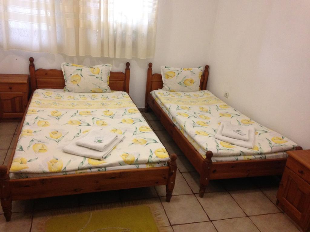 Hotel Pri Chakara Arbanasi Bagian luar foto