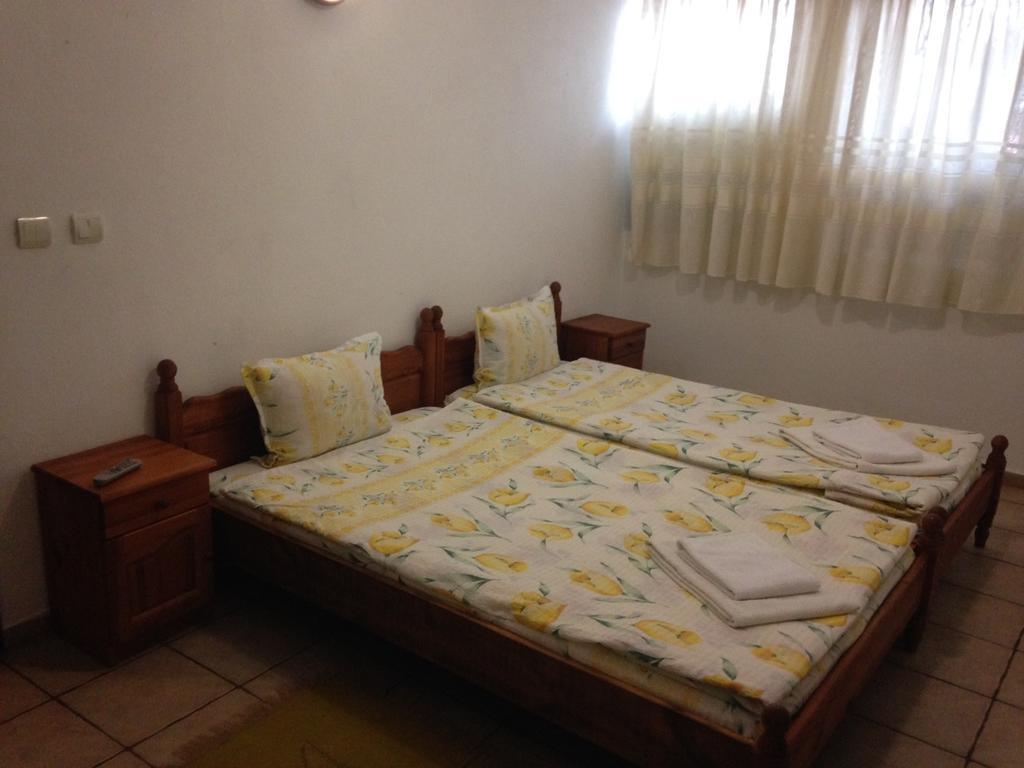 Hotel Pri Chakara Arbanasi Bagian luar foto