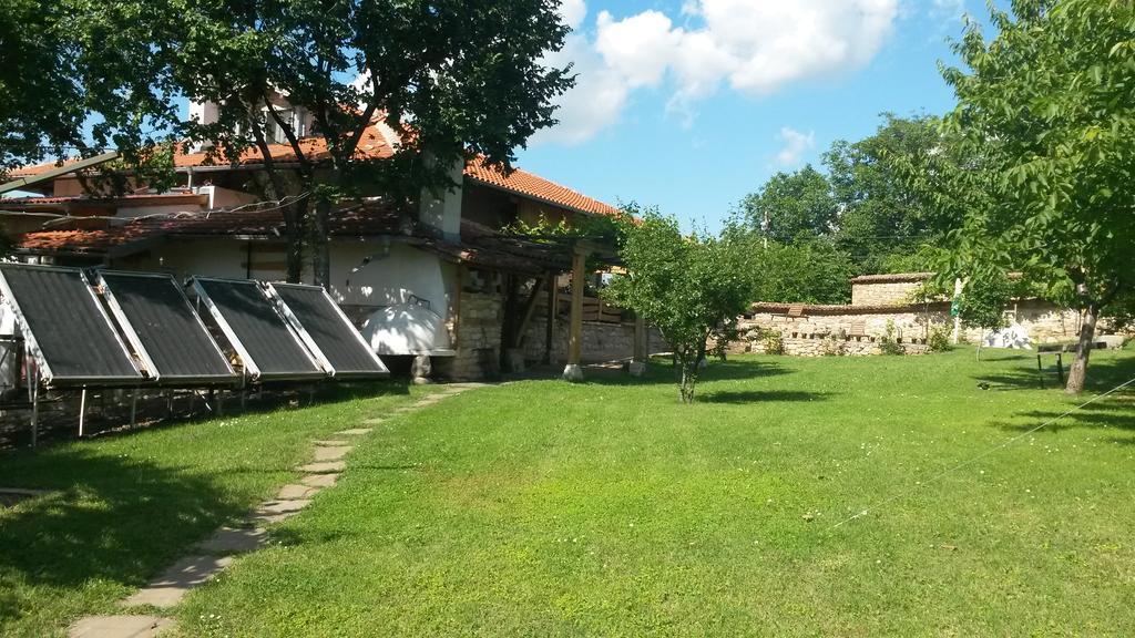Hotel Pri Chakara Arbanasi Bagian luar foto
