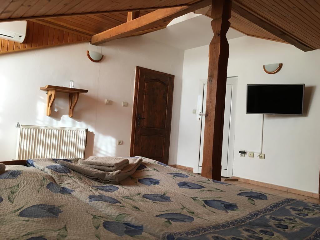 Hotel Pri Chakara Arbanasi Bagian luar foto