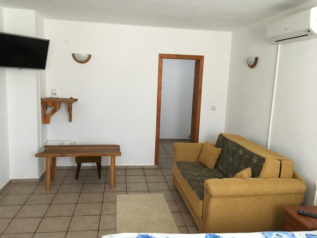 Hotel Pri Chakara Arbanasi Bagian luar foto
