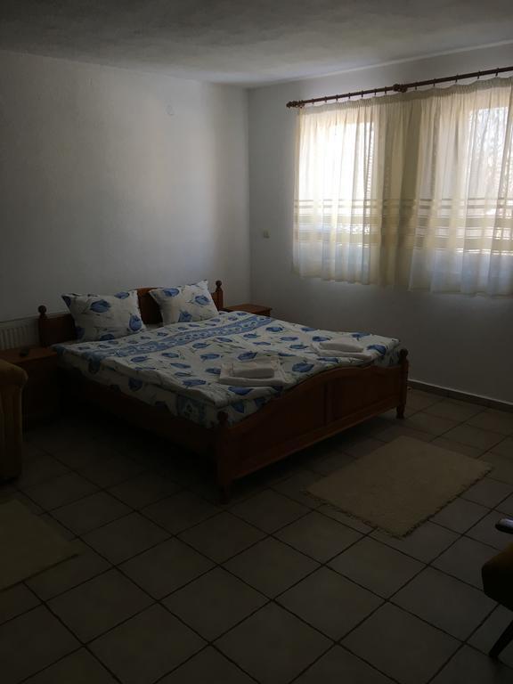Hotel Pri Chakara Arbanasi Bagian luar foto