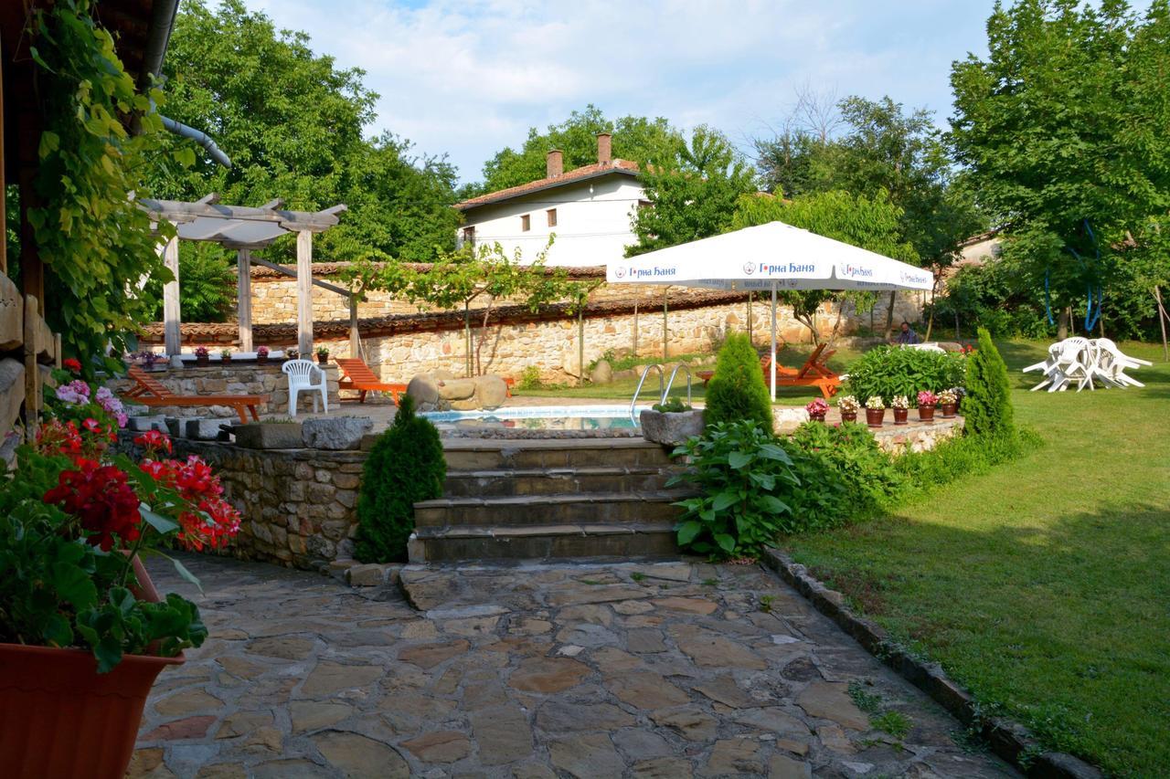 Hotel Pri Chakara Arbanasi Bagian luar foto