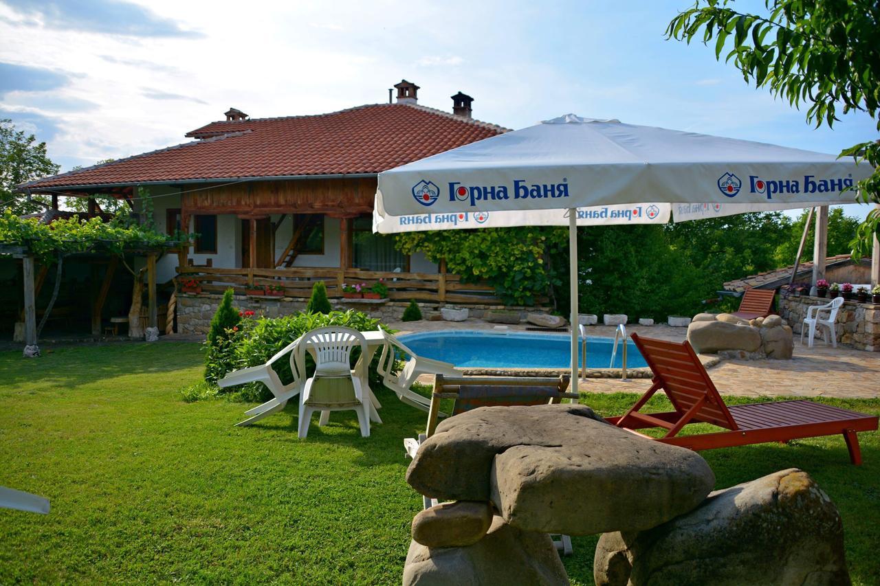 Hotel Pri Chakara Arbanasi Bagian luar foto
