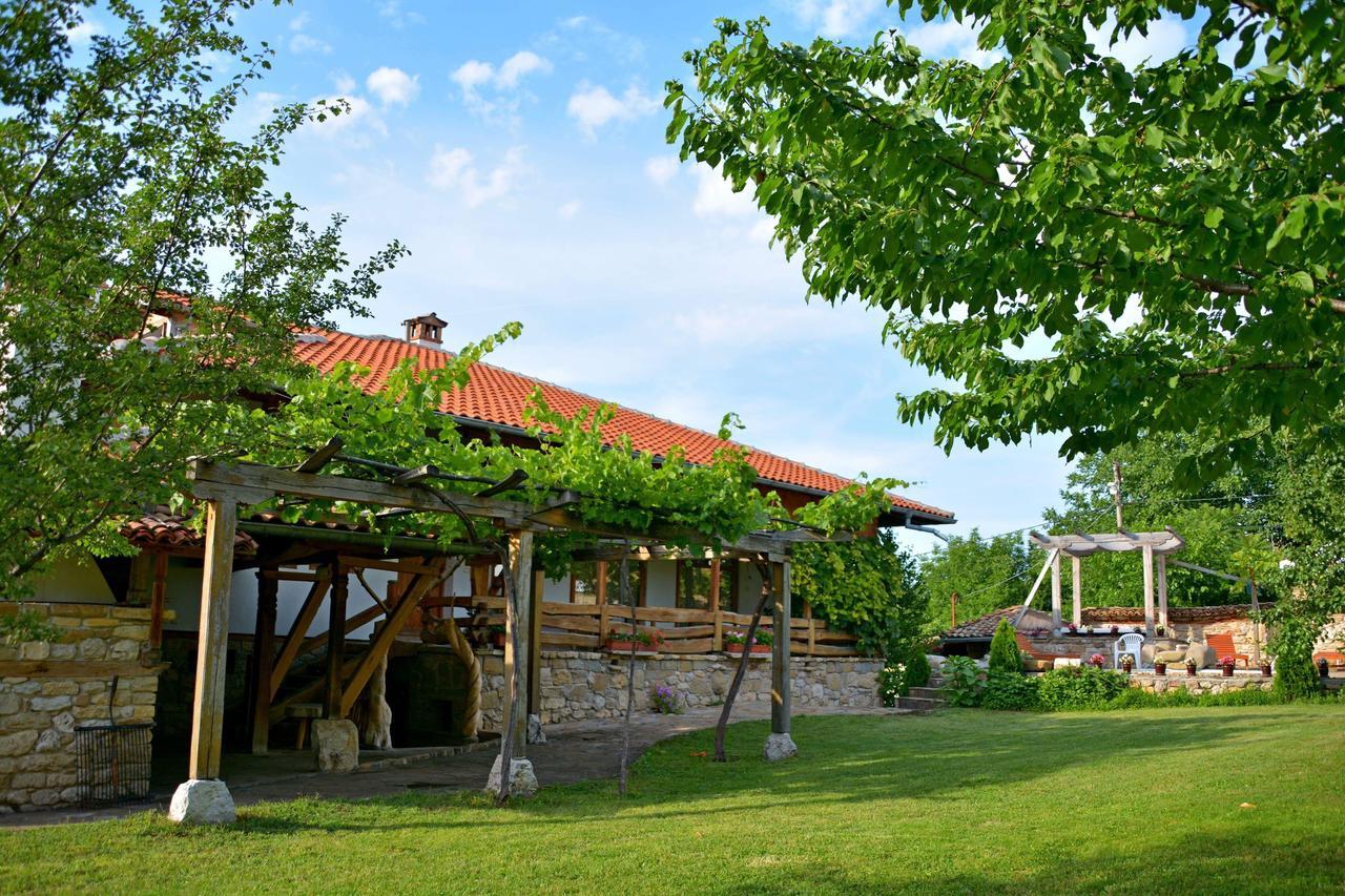 Hotel Pri Chakara Arbanasi Bagian luar foto