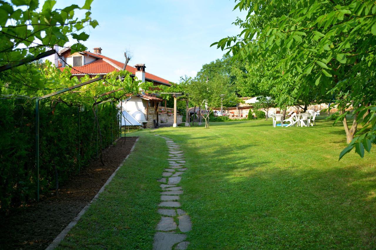 Hotel Pri Chakara Arbanasi Bagian luar foto